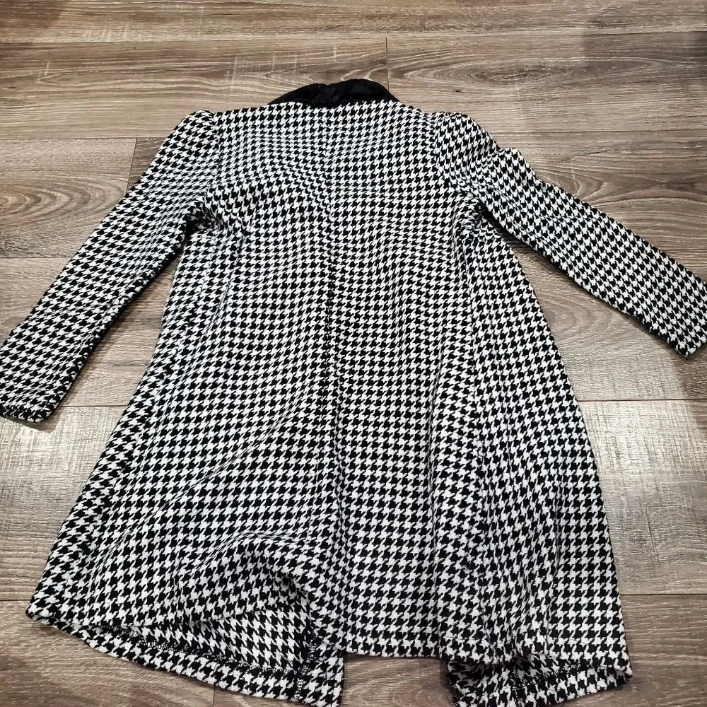 Girls Holiday Editions Jacket Size 7-8 Black and White Houndstooth Long Jacket